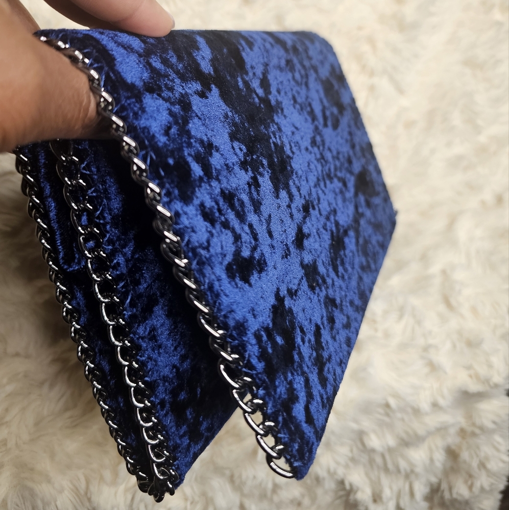 NWOT Blue Velvet Chealsea 28 Clutch - Picture 8 of 12